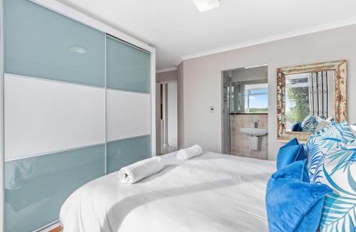 Lagoon Beach Apartment | Neptune Isle 9