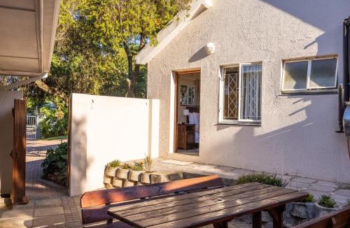 Grahamstown Apartment | 1-on-Ross