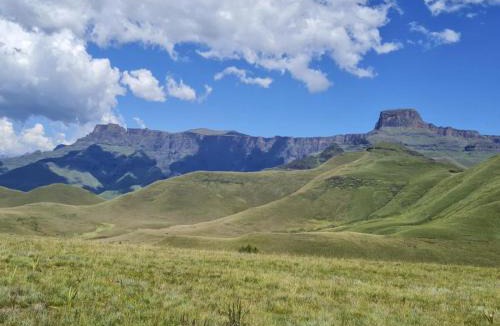 Cathkin Park Villa | Drakensberg Vultures View