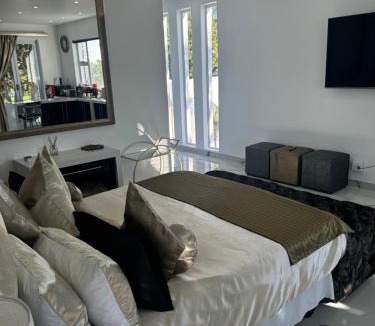 Humewood Apartment | Golden Suite Apartment Summerstrand