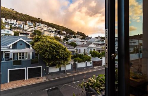 Three Anchor Bay Apartment | The Murex