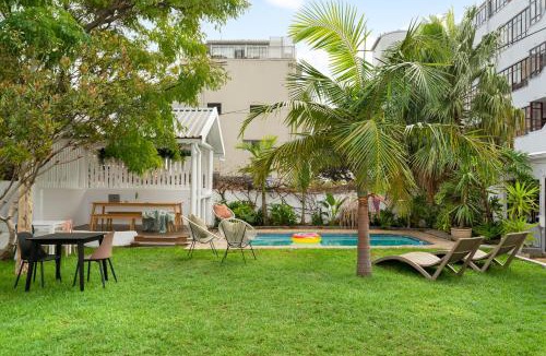 Three Anchor Bay Hotel | Neighbourgood Hill Suites
