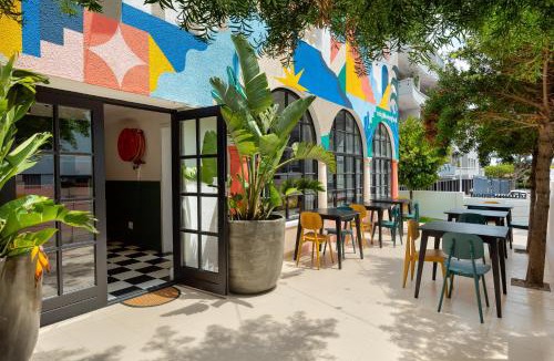 Green Point Hotel | Neighbourgood Hill