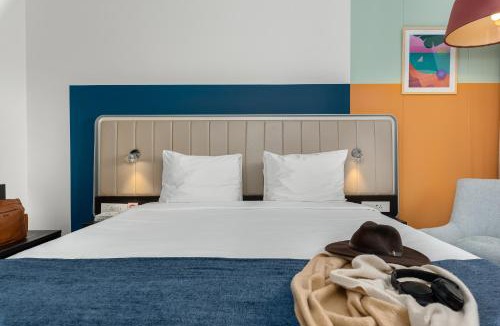 Claremont Hotel | Neighbourgood Newlands