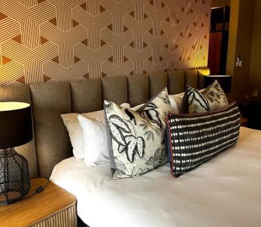 Paterson Cabin | Addo Elephant Safari Lodge - Bellevue Forest Reserve