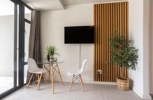 Hillhead Apartment | Modern Ground Floor Studio Apartment
