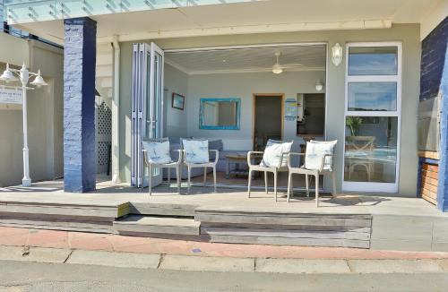 Herolds Bay Hotel | Oupa se Pitte