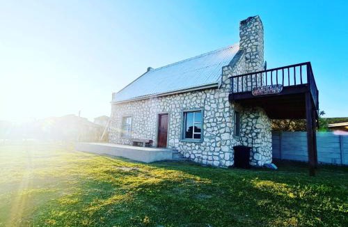 L'Agulhas House | Verregaande Cottage with hot tub