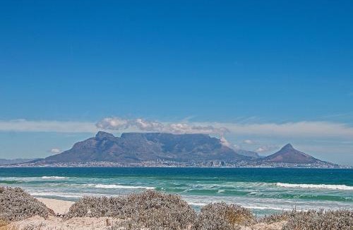 Bloubergstrand Apartment | The Bay A101