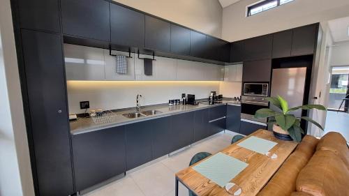 Menlo Park Apartment | Luxurious Upmarket Apartment