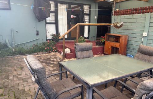 Umkomaas House | Ocean Tribe Guest Cottage