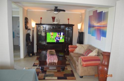 Umkomaas House | Ocean Tribe Guest Cottage