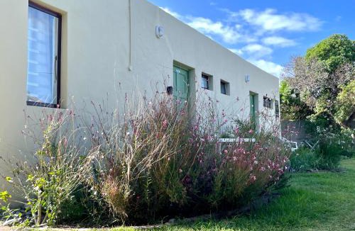 De Kelders House | Kelp Cottage - Two Private Garden en-suite Rooms