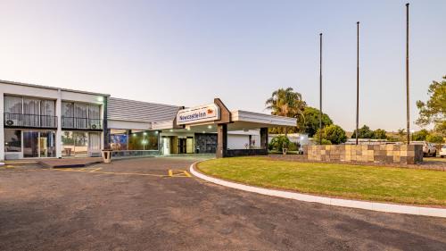 Newcastle Hotel | African Sky Newcastle Inn