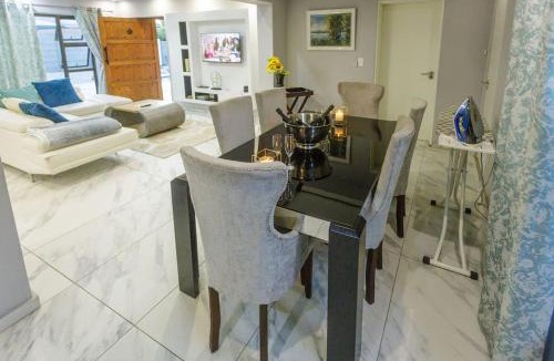 Bloubergstrand House | Cozier Glitz