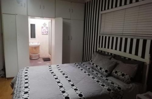 Kraaifontein Bed & Breakfast | 11 on Orange