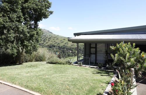 Drummond Apartment | Nguni Place - a self-catering, modern apartment.