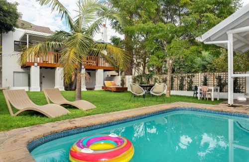 Three Anchor Bay Hotel | Neighbourgood Hill Suites