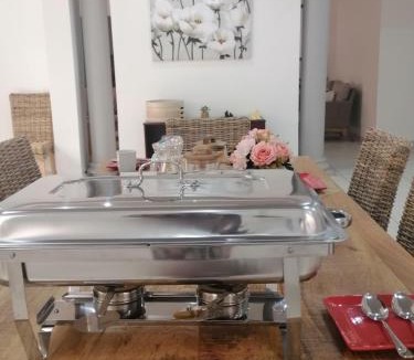 Flora Park Bed & Breakfast | Lady D Exclusive Abode