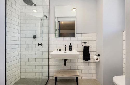 West Beach Apartment | Manhattan On Coral Apartments