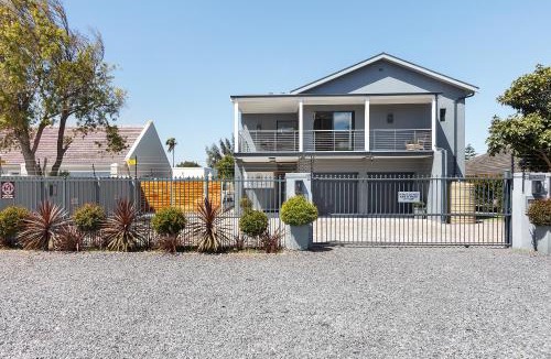Lakeside House | 2 On Lismore Guesthouse