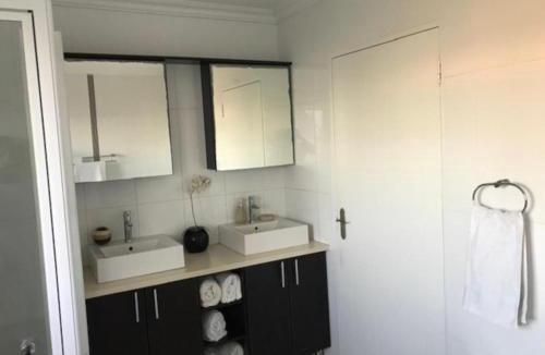 Bluewater Bay Bed & Breakfast | Amani Luxe Villa