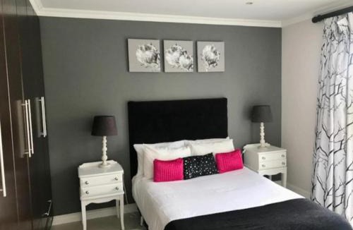 Bluewater Bay Bed & Breakfast | Amani Luxe Villa