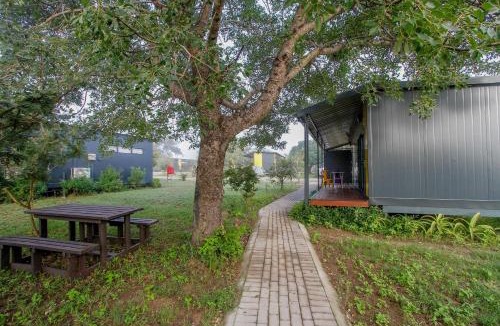 Thorny Bush Game Reserve Hotel | SleepOver Orpen Gate