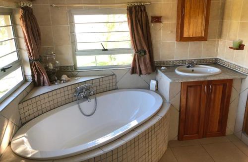 Winterton Ski Chalet | Bee’s Knees Cottage