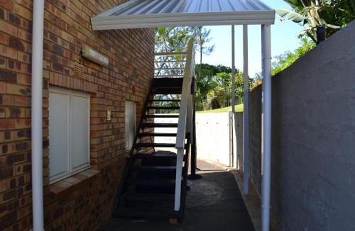 Umkomaas Apartment | Palmtree place - Stylish self catering unit