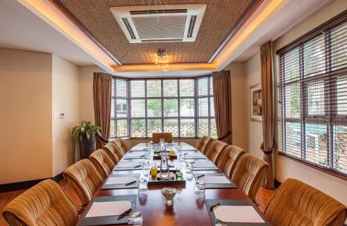Mowbray Hotel | City Lodge Hotel Pinelands