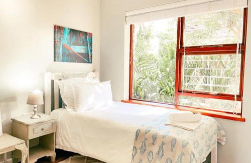 Kleinmond House | La Mer Seafront Selfcatering Accommodation Kleinmond