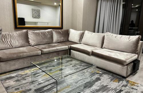 Sandown Apartment | 606 Michelangelo