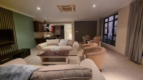 Durban Point Apartment | Accommodation Front - Homely 6 Sleeper with Canal Views near the Beach