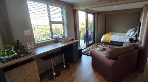 Victoria Bay Apartment | Oriole Serene Self Catering Studio