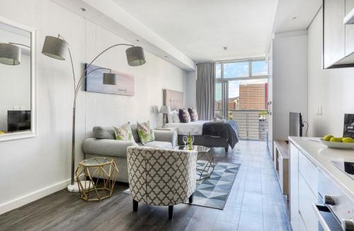 Cape Town City Centre Apartment | Backup-Power Mountain View Trendy Apartment