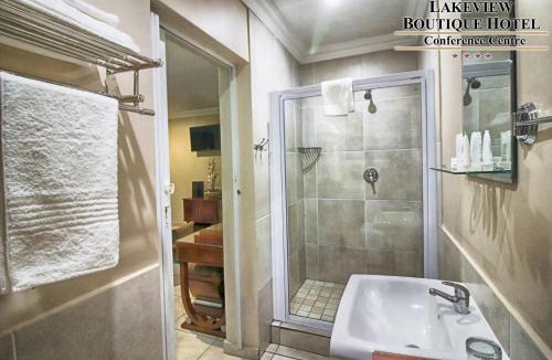 Farrarmere Hotel | Lakeview Boutique Hotel & Conference Center