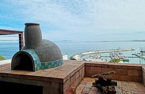 Gordons Bay Central Apartment | The Anchor, Luxury living for 2 with sea view and Jacuzzi