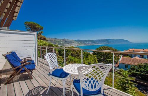 Simon's Town House | A Boat House
