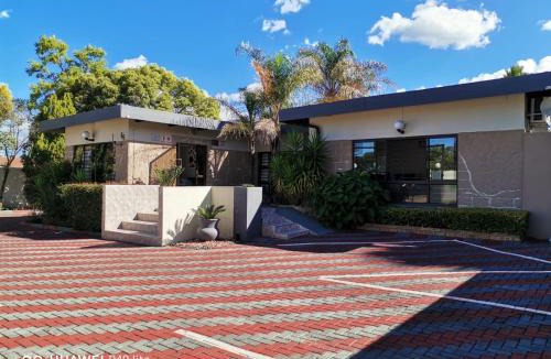 Newcastle House | The OutLook Guest House