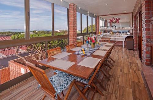Van Dyks Bay House | White Shark Guest House