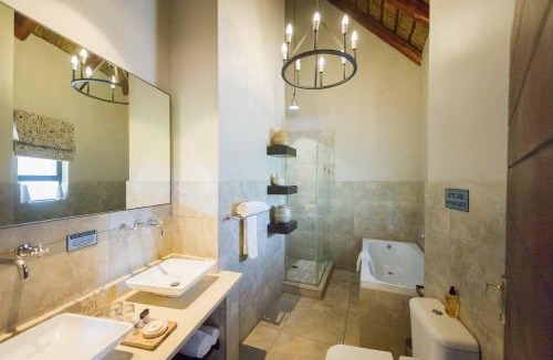 Roodeplaat Hotel | The Blades