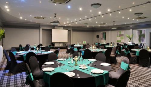 Boksburg Hotel | Holiday Inn Johannesburg OR Tambo Airport Hotel by IHG