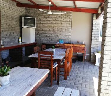 Vredendal Apartment | Voni's Cottage