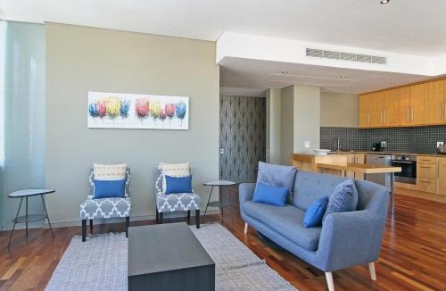 Cape Town City Centre Apartment | Spacious 3 Bedroom Family Apartment In Cape Town
