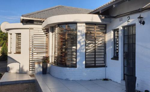 Universitas Bed & Breakfast | Casa Mo Boutique Guest House
