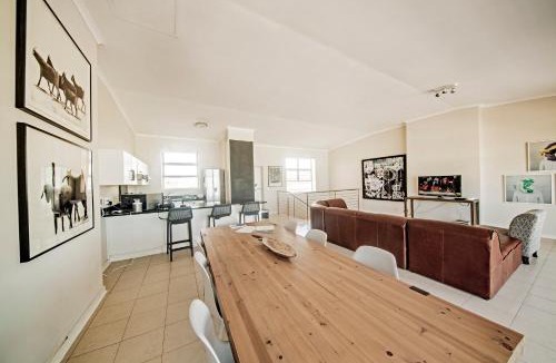 Muizenberg Apartment | Surferscorner Self Catering Apartments