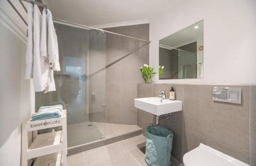 Sunset Beach Apartment | ocean10 Guesthouse