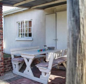 Walmer Ski Chalet | The Garden Cottage on 140 Fordyce