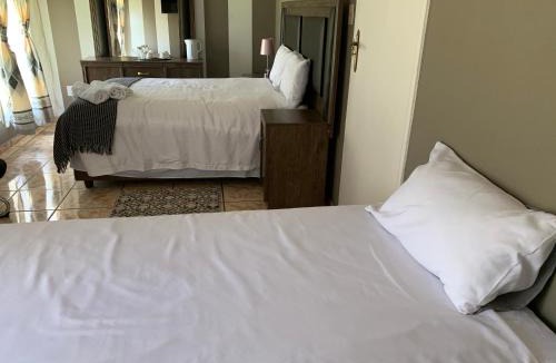 Alberton House | Brackendowns guest star